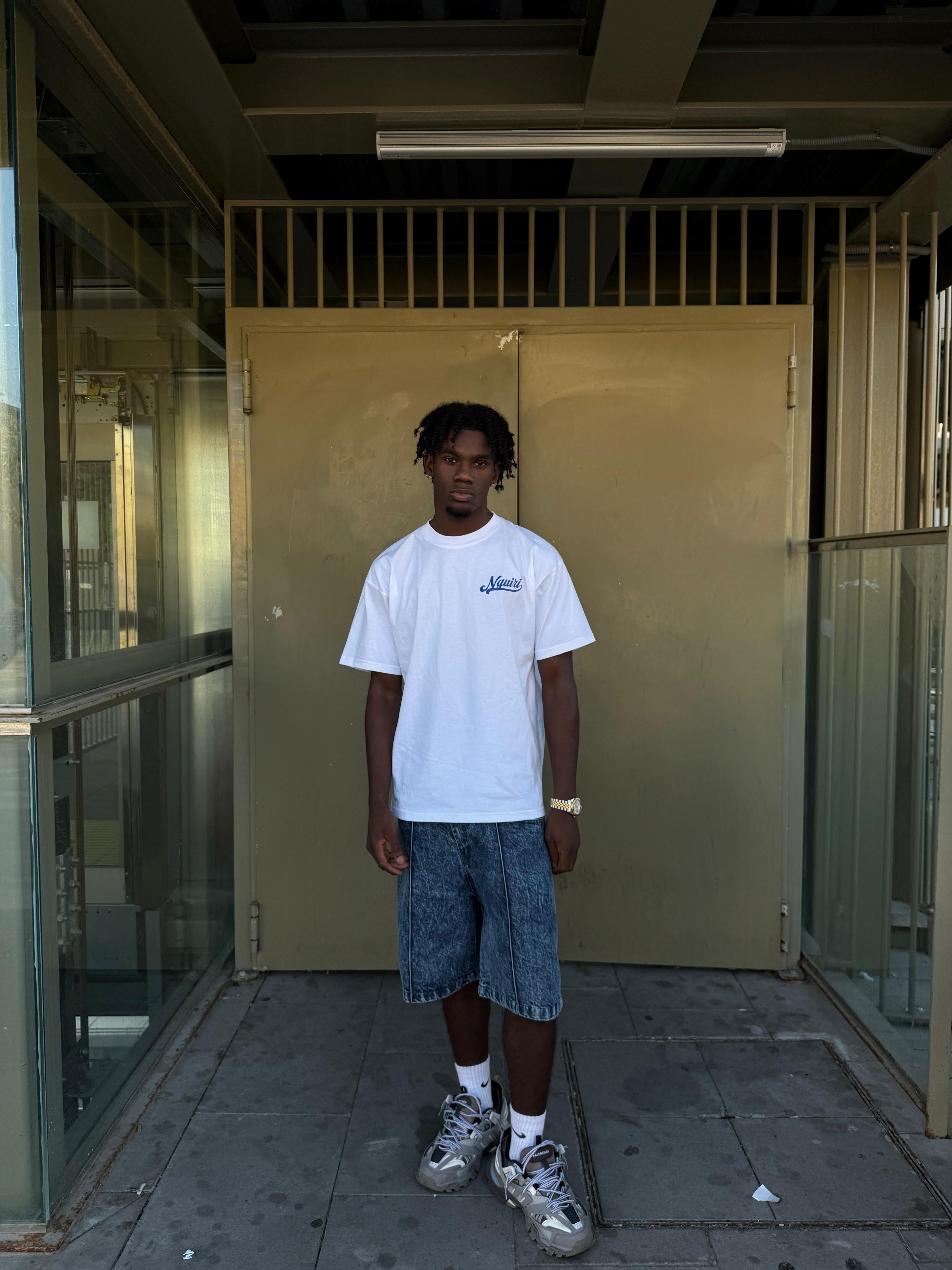 LE MONDE TEE + DENIM BLUE SHORT