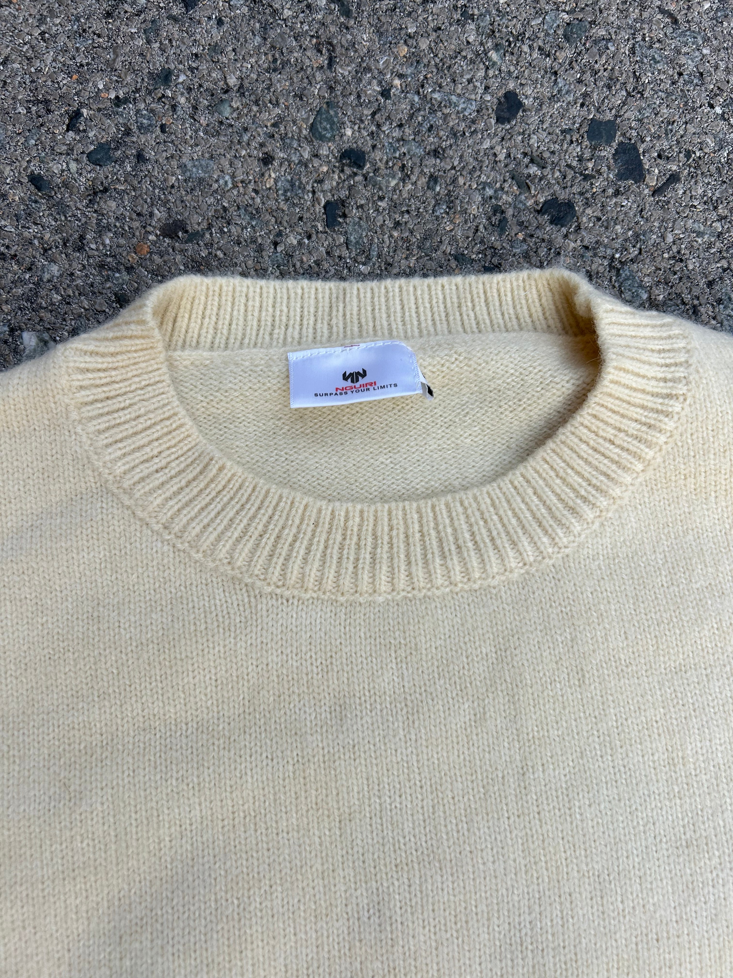 BACK LOGO SWEATER