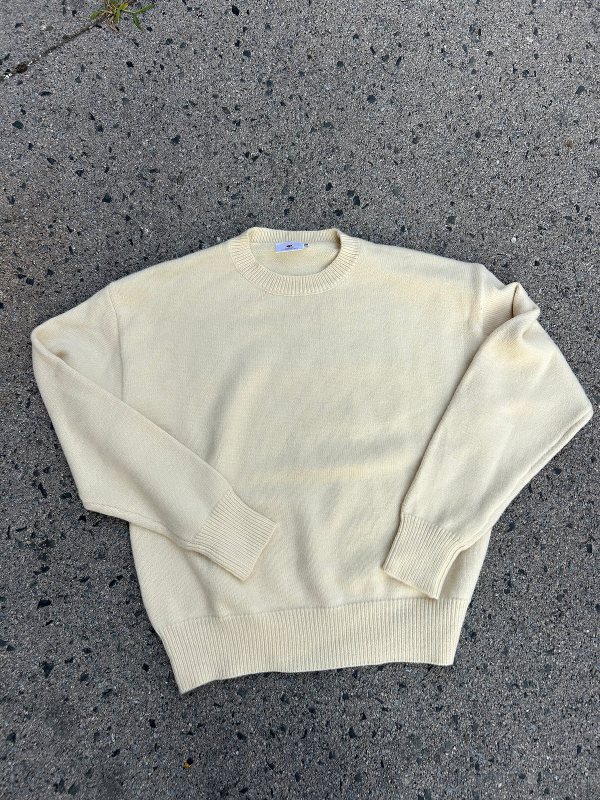 BACK LOGO SWEATER
