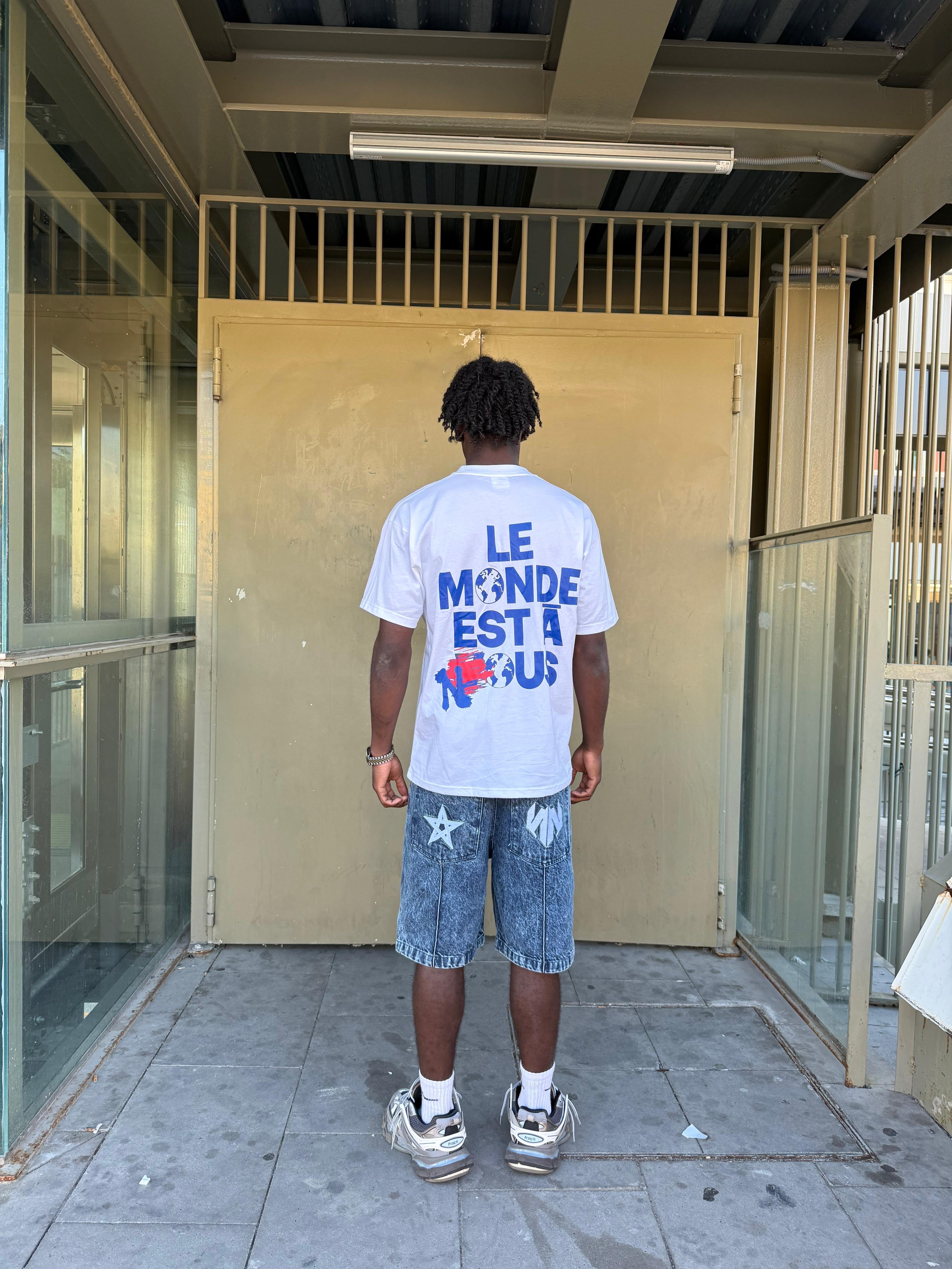 LE MONDE EST À NOUS TEE